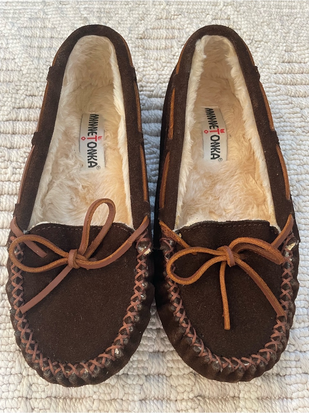 Minnetonka Cally Brown Suede Moccasin Slippers w/ Faux Fur Lining, Size 7, NWOT